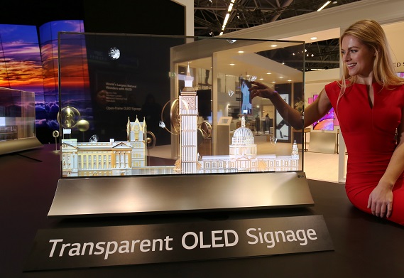 " آل - جي " تغوص بنا في مستقبل العرض الرقمي مع شاشة OLED الشفافة
